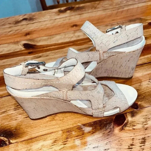 Donald Pliner Gilda Cork Wedge Strappy Sandals, beachy, summer, cool - Picture 7 of 9